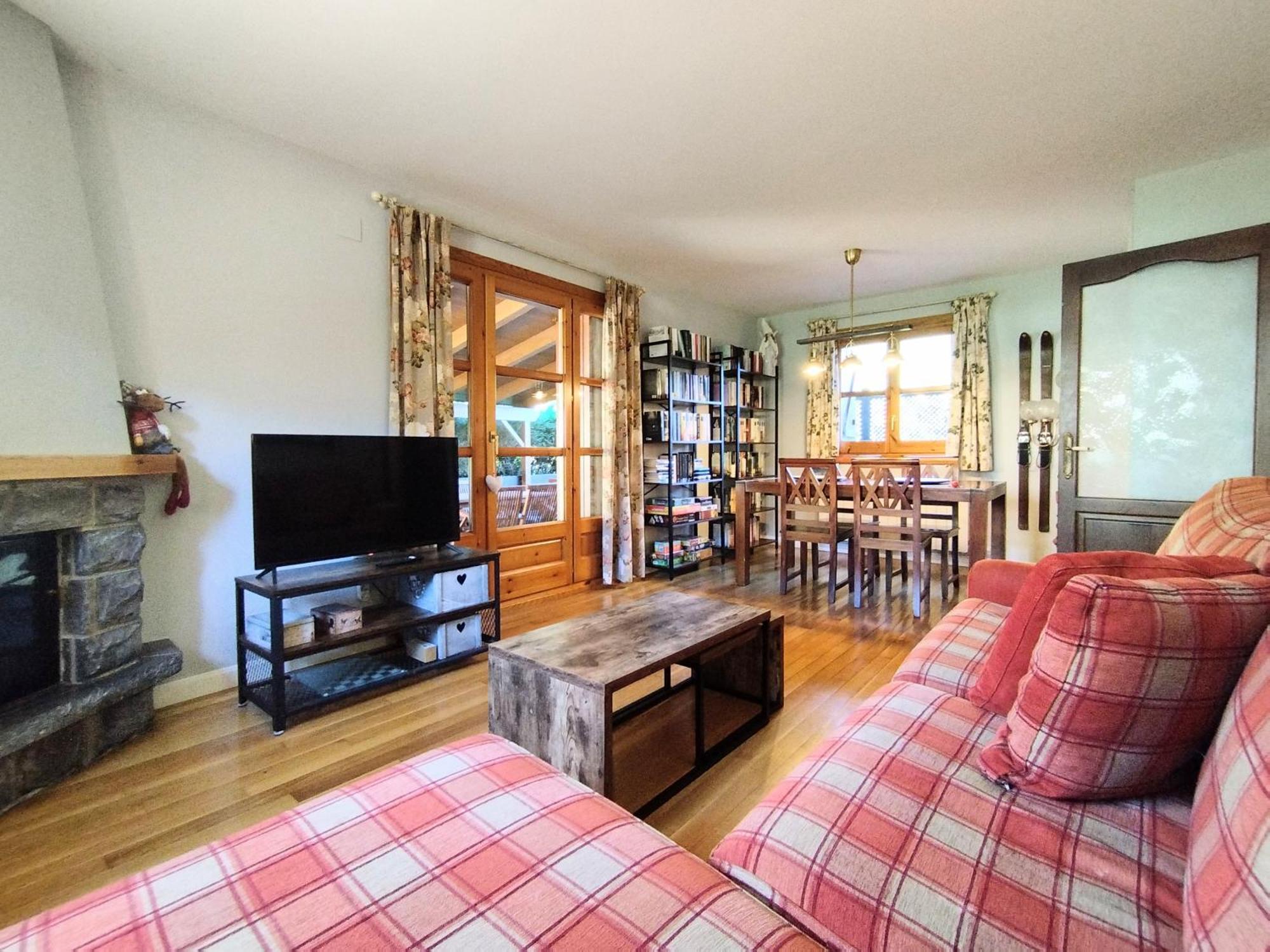 Check-In Casas Cumbre De Benasque Apartment Eriste Exterior photo